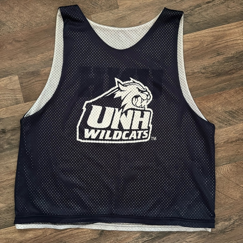 UNH Jersey Size Small/Medium